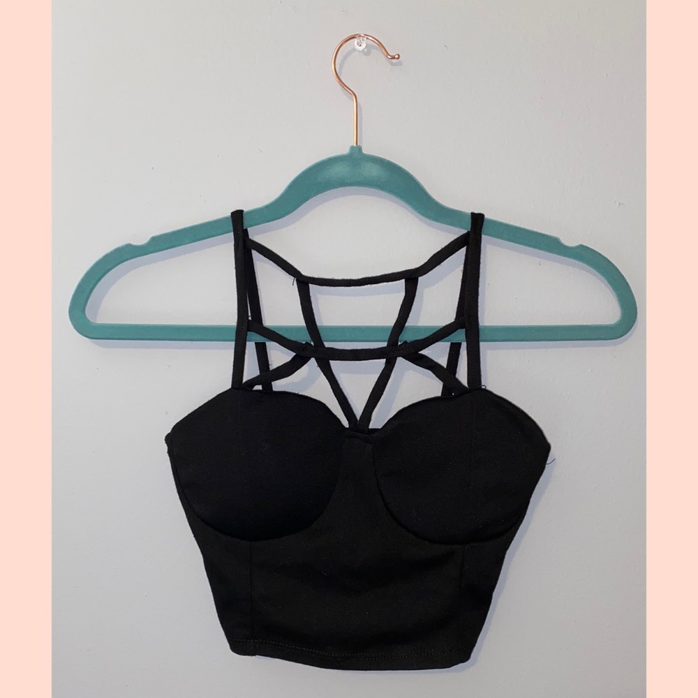 Black Web-like Crop Top 🖤😎